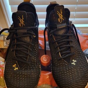 under amor metal cleats